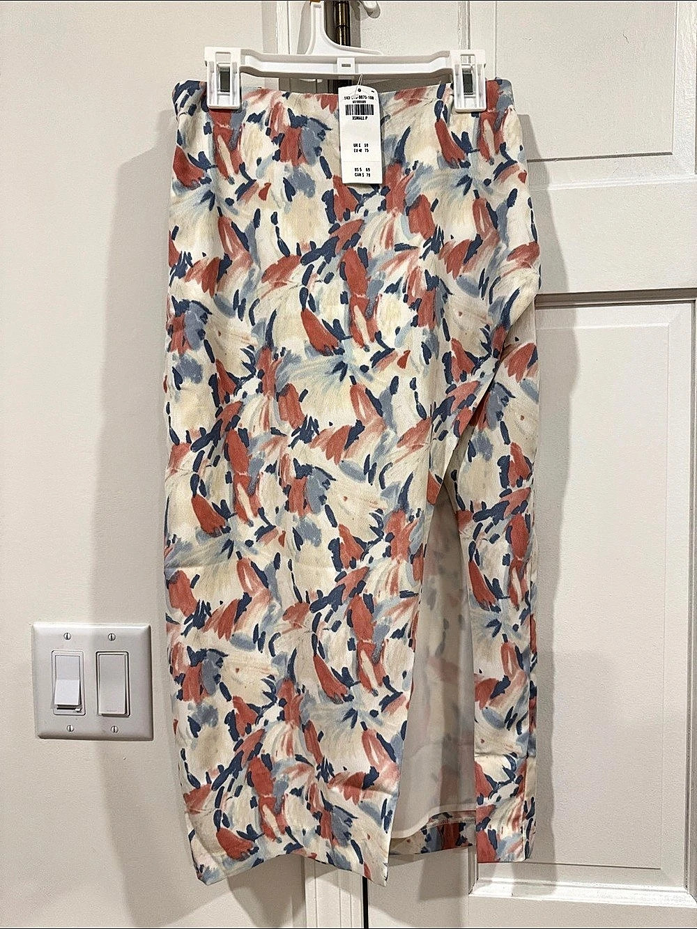 Abercrombie Abstract skirt Size XS NWT